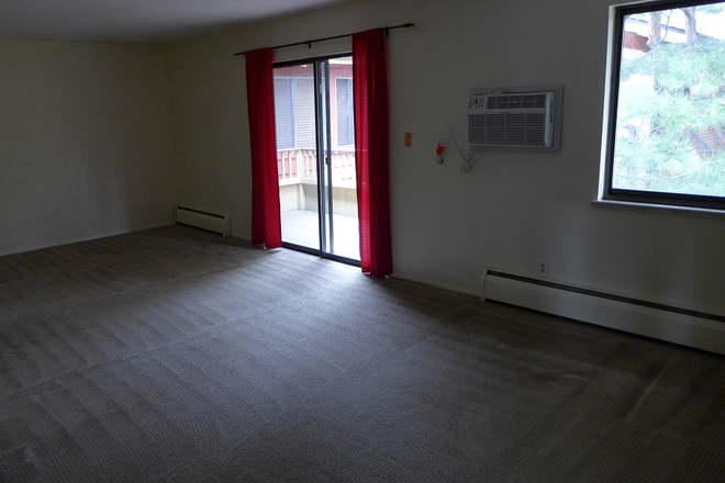 Living Room - AVAILABLE 8/5: 1895 Alpine Ave #I35 Condo