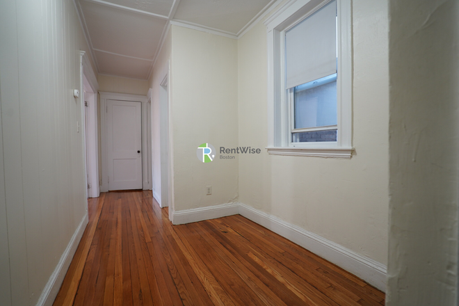 1 - AVAILABLE JAN 1st or NOW. NO FEE! - Awesome Fenway 1 bed Split! H/HW inc. Elevator Apartments