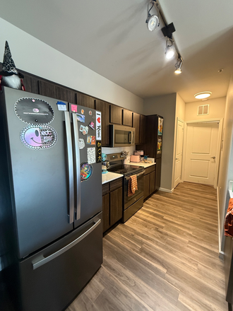 kitchen - The Aves at 12100 Apartments