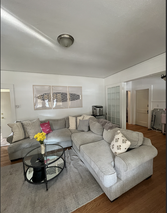 Shared living space for upper unit - La Playa House