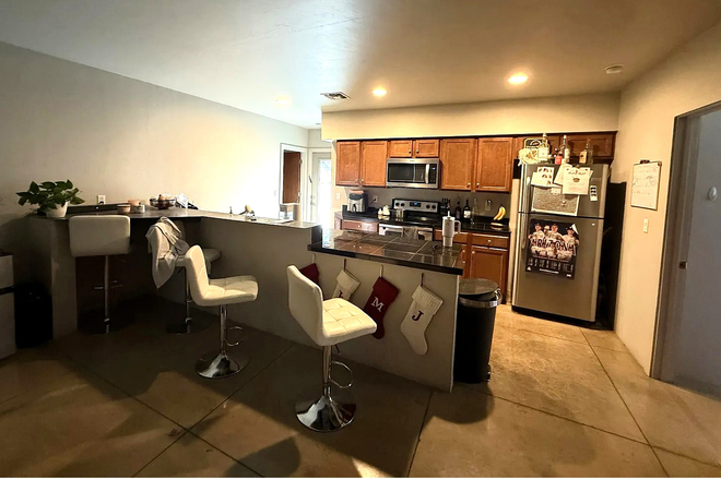 Kitchen - Walk to Campus!  Great Upscale Modern 4-bedroom 2-bath.  Pre-Leasing for August