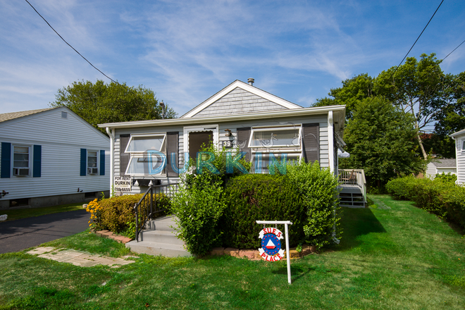 front - Cute 2 bedroom in Narragansett House