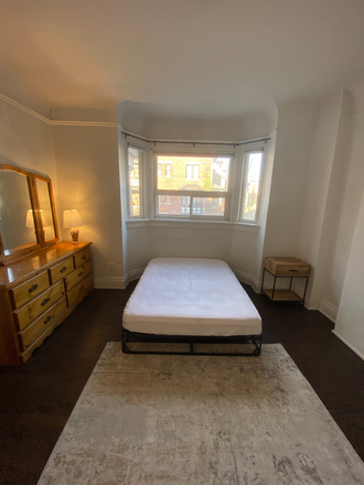 Bedroom - 1 Furnished Bedroom in 2-Bedroom Unit with Laundry in Kensington Market