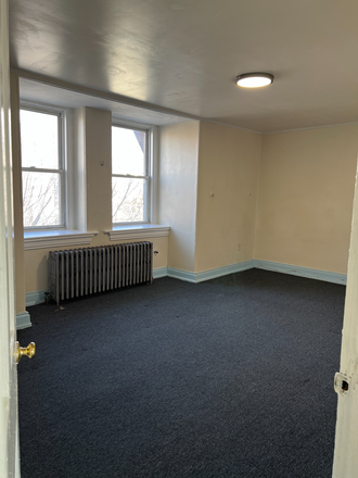 Living Rm - Ucity Chestnut House