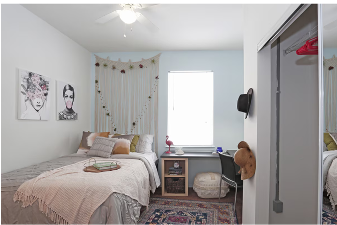 Bedrooom - The Bryn Apartments, 10 minutes from campus!