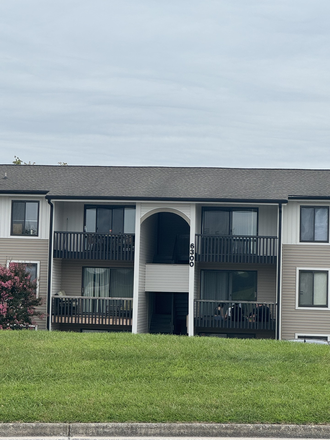 3 bedroom, 2 bath - Foxridge