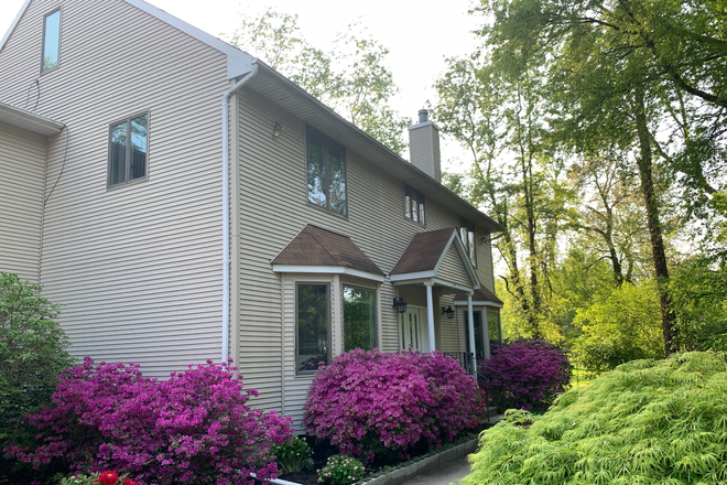 Front view of home - Furnished room-Washington Rd-Princeton Junction