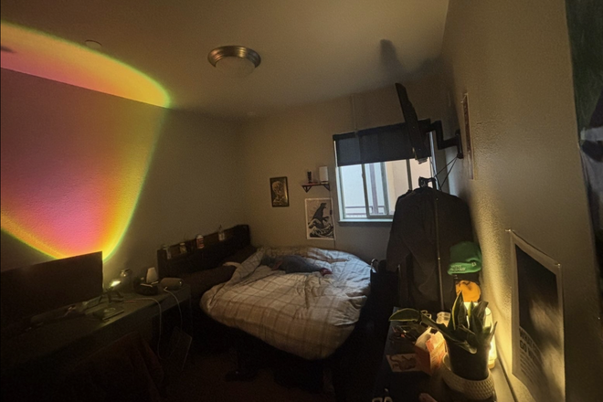 Bedroom with bath - Lofts on the Hill