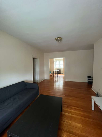 Living Room - Carolina Apartments - Opposite North Gate