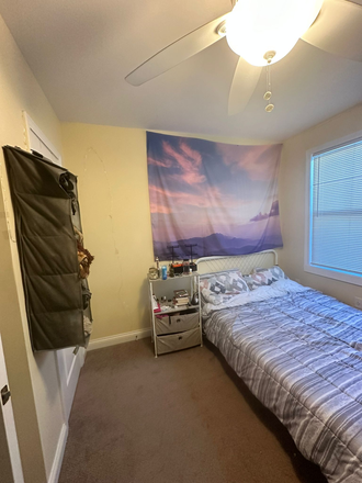 Bedroom - Beautiful, centrally located townhouse close to UVM campus