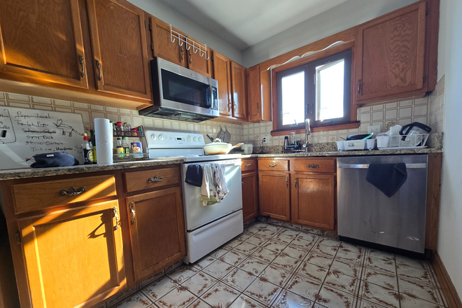 Kitchen - 6/1 Sublet or Lease Takeover of Furnished 2b1b Apartment