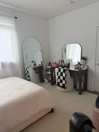 bedroom - One bedroom sublease  717 17th street House