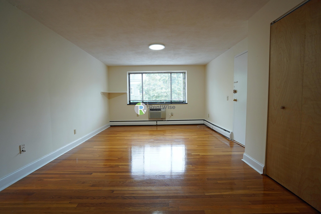 1 - Gorgeous Brookline 2 bed on Comm. H/Hw inc. Pet Friendly. NO FEE!