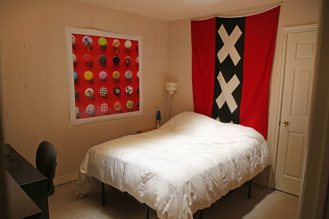 Bedroom A: $1,230 Private room with Double sized bed - Private room in a shared apartment at Yonge St! Utilities included!