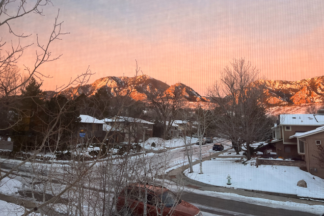 View from room! - Amazing spot for Graduate students starting in January House