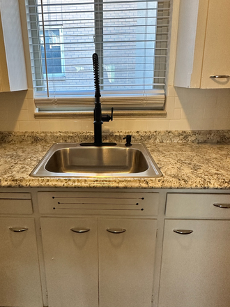 Kitchen - Spacious 2 bedroom Condo