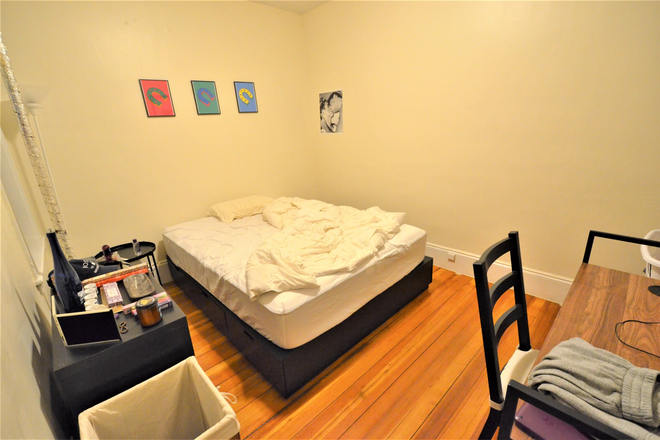 bedroom - large renovates one bedroom across whole foods walk to camp.    NO FEEus Apartments