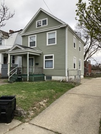 Front of house - 1615 Potter LEASING FOR 2024! House