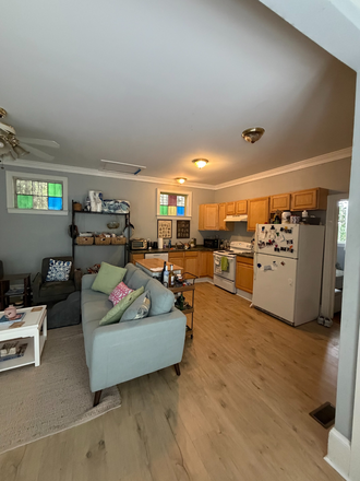 Kitchen - 3 Bedroom House Blocks from Campus!