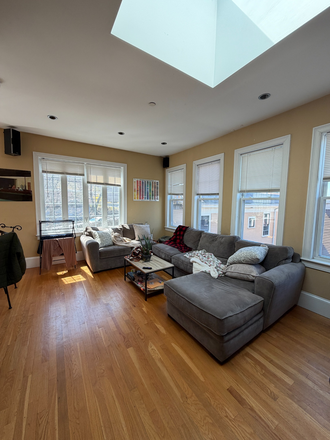 1 - SEPT 2026 - Amazing Mission Hill 5b / 2b, Student Ok! No Broker Fees! Apartments