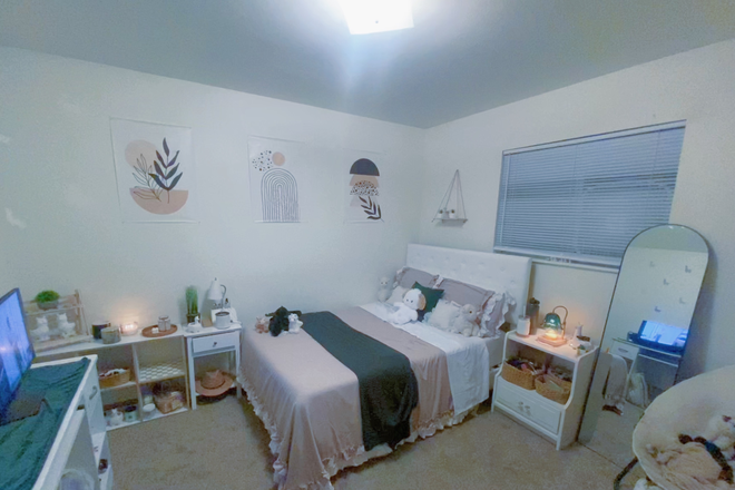 Bedroom - Fully furnised house 3 minutes from campus! $700 a room (includes utilities)