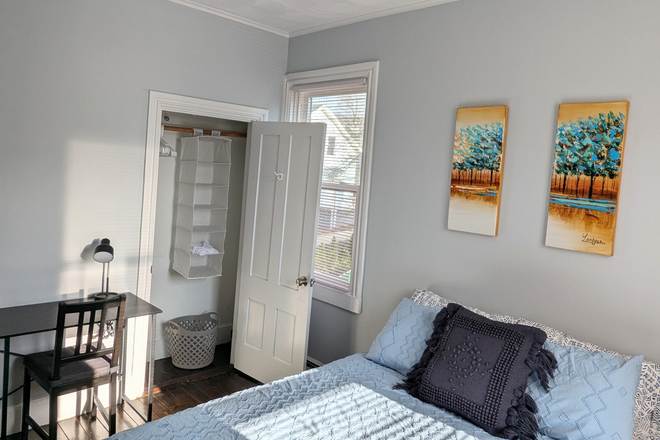 Bedroom - Large apartment in Eastside Providence