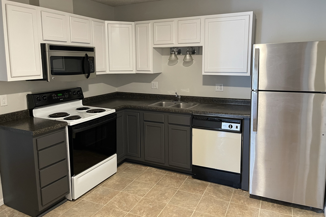 Three Bedroom - Pink Palace Three Bedrooms Apartments