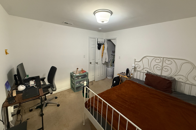 Bedroom - $700 monthly Private, furnished bedroom House