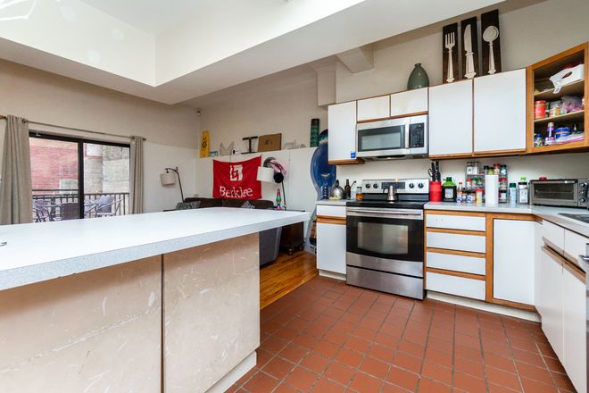 Call NOW for showings! 617-236-8600 - PARK DR - *NO FEE* DUPLEX 5BR IN AUDUBON CRCL FOR *9/1/2027* W/ H&HW INC, LNDRY IN BLDNG, 2 BATHS Condo