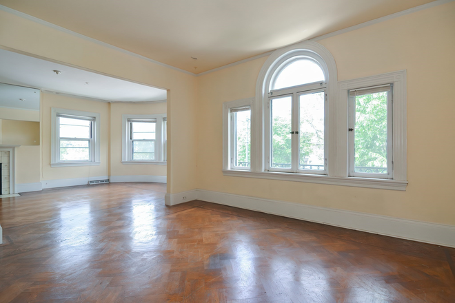 Living Room - Stunning Fenway 4-Bedroom with High Ceilings! Avail. 9/1! Apartments
