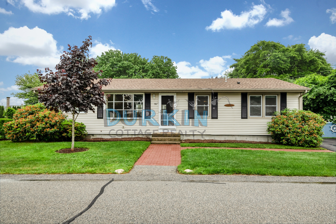 Exterior - Price reduction! Comfy 3 Bed Home with Stainless Steel Appliances and Sun Room