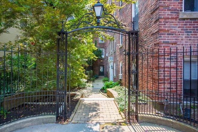 Gates - Sunny, quiet and cozy studio at Harvard Condo