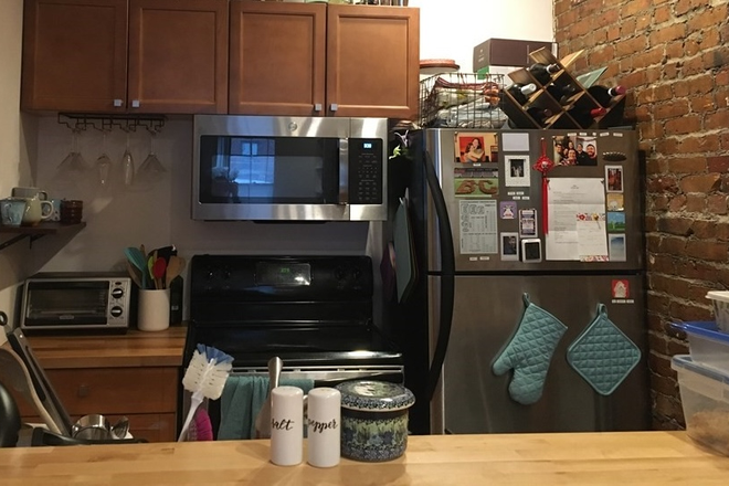 living - GREAT LOCATION! 2 BED WITH HEAT AND HOT WATER INCLUDED! 9/1/26! Apartments