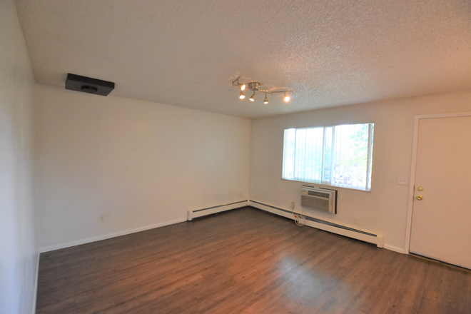 Unit #9 - 811 Marine St. (2BR/1.5BA) Apartments