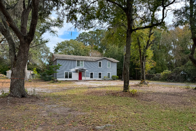 Front of house - 2nd floor of duplex. Newly renovated. 3 rms 2 bath. Pets welcome. Fenced in yard. 5 mls to beach