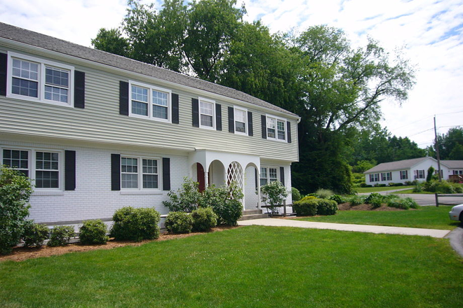 Exterior - Avail 7/1/26 Gilreath Manor, renovated townhouse, 4 bedroom, 1.5 bath, off street parking, yard