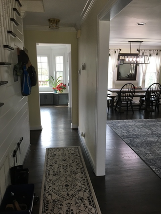 Entry - Come Join Our Tribe! 2nd Floor private room, full bath, 2 blocks from the College: $900 House