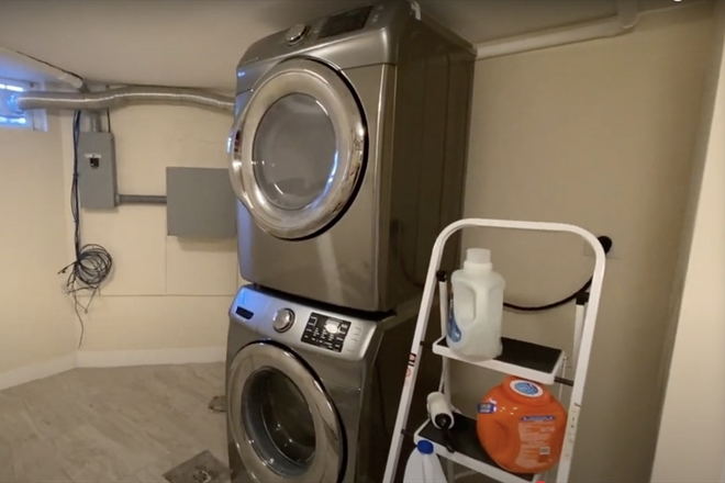 Laundry - 3 Bed + 1.5 Bath Close to Campus!