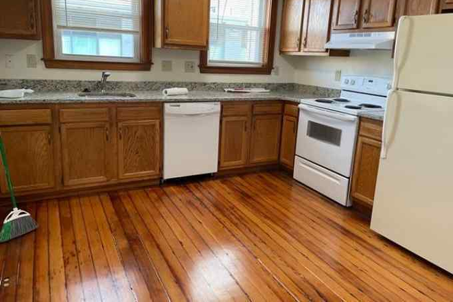 kitchen - Fantastic location! spacious, renovated, laundry minutes to MIT, redline