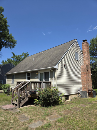 Driveway/Parking facing Mews Alley back of house - 3BR Walk to UMD/Trader Joe's/Whole Foods $775/875/950/m House