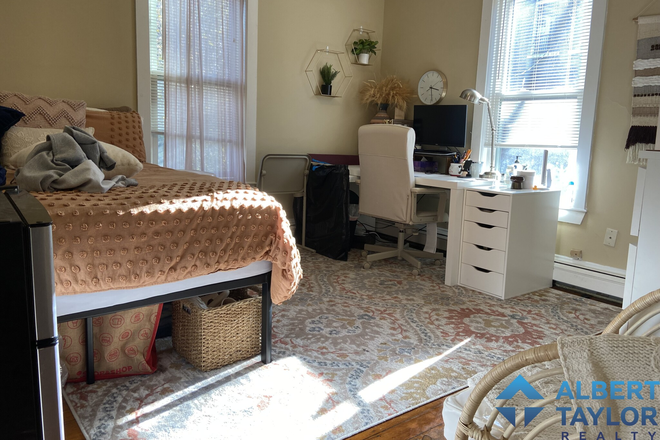 Bedroom - LAUNDRY IN-UNIT for this HUGE 5Bed/2Bath on the Top Floor! Apartments