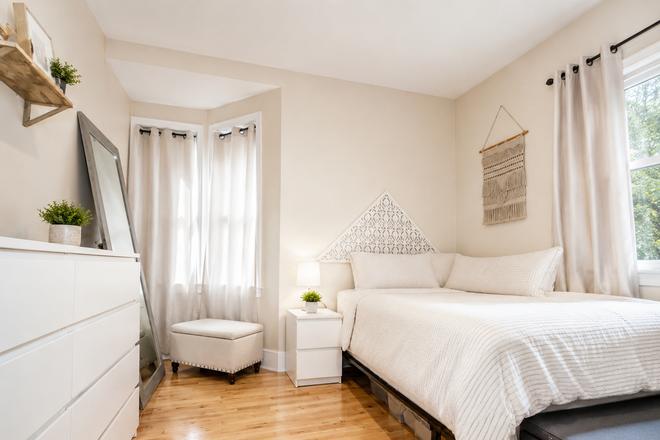 1 - BU South 4 bed 2 bath Condo Quality apartment for 9/1 No Fee