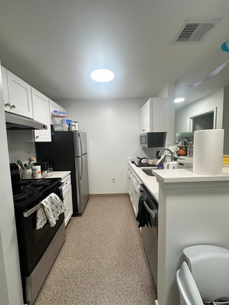 Kitchen - South Campus Commons 4