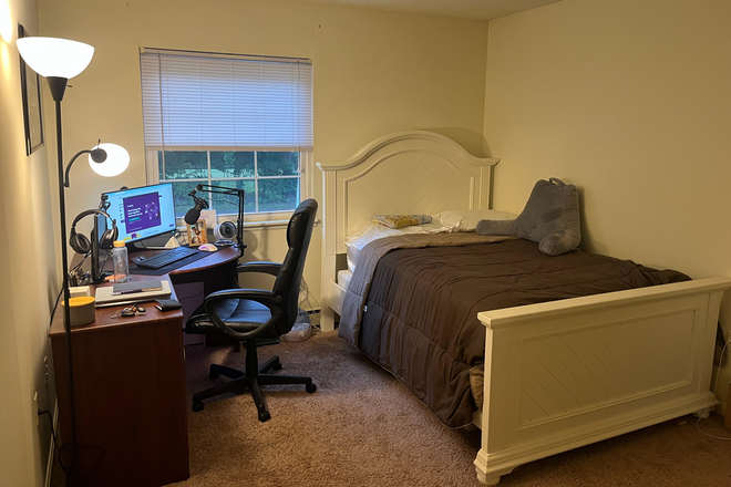 Bedroom - Townhouses of Amherst