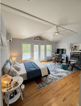 Bedroom - House on the Hill Summer Sublease!