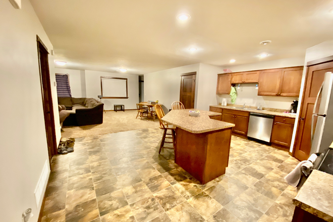 Kitchen - TownHouse near Middle School