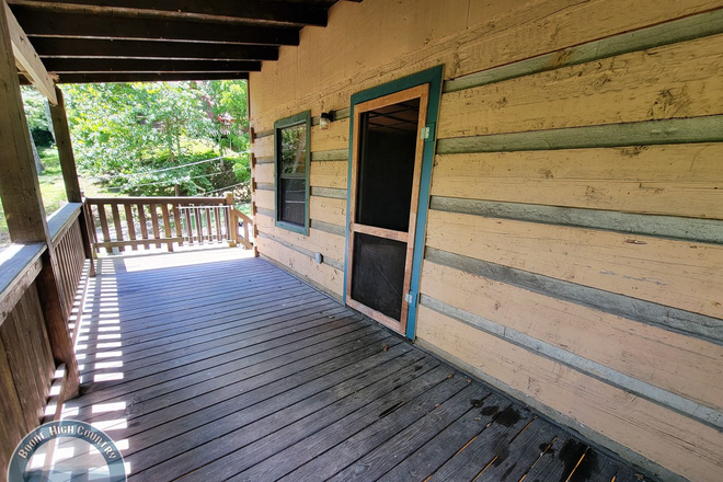 Photo - 3bd Log Home Close to Town