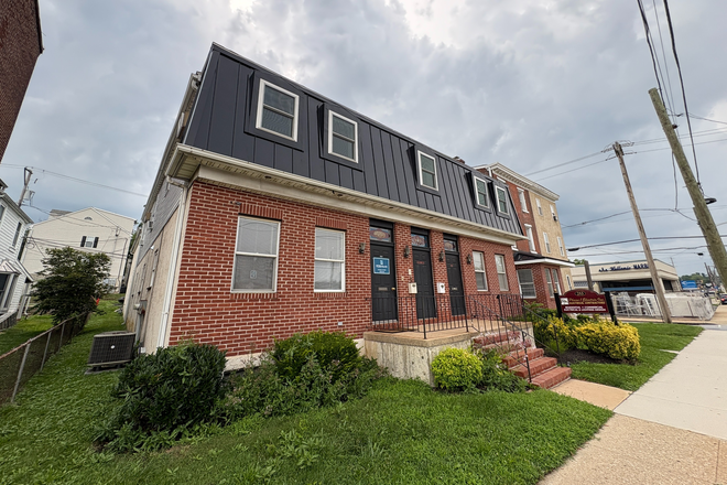 Front - 255 E Market Street
