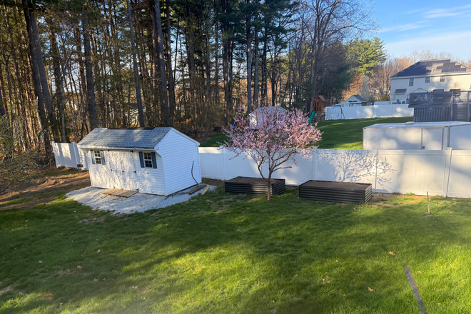 Backyard - Furnished One bedroom/ private bath/ No additional fees House