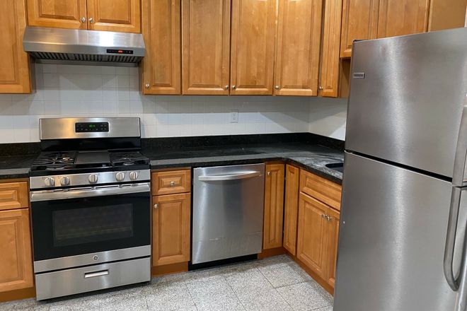 Call NOW for showings! 617-236-8600 - NORTHAMPTON ST - *HALF FEE* FLR THRU 4BR NEAR NEU, RUGGLES AVAIL *1/1/2027* W/ 2 BATH, IN UNIT LNDRY